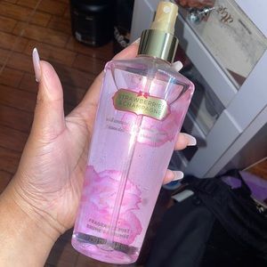 🍓Strawberries & Champagne 🍾 fragrance Victoria Secret